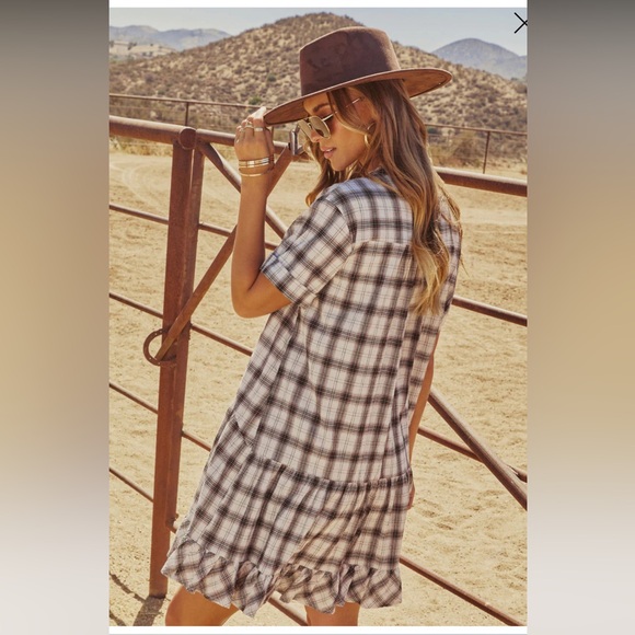 Vici Plaid Dress - Picture 2 of 5